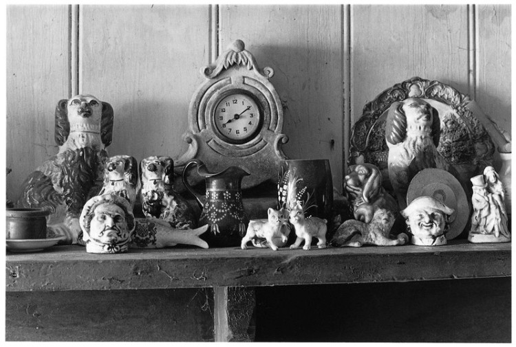 Nell White's mantlepiece, Lower Merripit, Postbridge 1982.jpg
