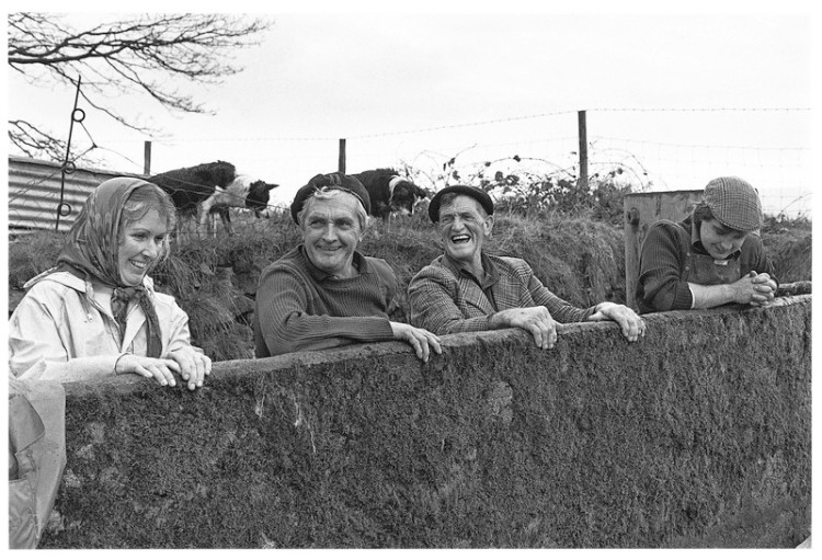 The Mudges sharing a joke at the sheep dip 1987.jpg